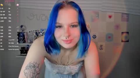 Snapshot of tender__kitty chatting on 03/11/25, 03:23 Sue online show from 03/11/25, 03:23