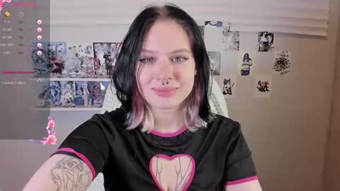 Snapshot of tender__kitty chatting on 11/22/25, 03:11 Sue online show from 11/22/25, 03:11