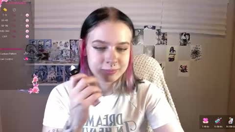 Snapshot of tender__kitty chatting on 12/05/25, 03:41 Sue online show from 12/05/25, 03:41