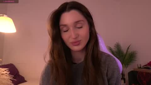 Amina online show from 12/19/25, 10:22