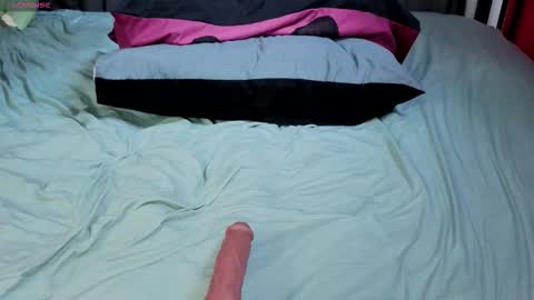 Snapshot of tendrepoison chatting on 01/14/26, 10:32 Tendrepoison online show from 01/14/26, 10:32