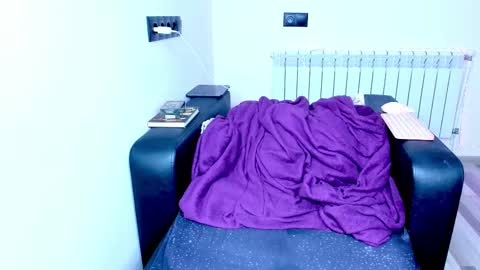 Kira online show from 10/28/25, 04:05