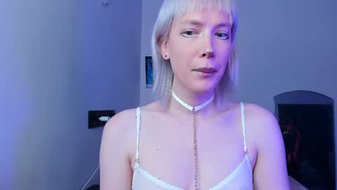 Snapshot of tenebrise chatting on 06/12/26, 10:41 Kira online show from 06/12/26, 10:41