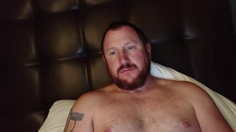 Snapshot of tenn239 chatting on 12/15/25, 03:33 tenn239 online show from 12/15/25, 03:33