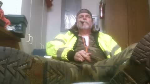 Snapshot of tennredneck chatting on 01/14/25, 05:08 Tennredneck online show from 01/14/25, 05:08