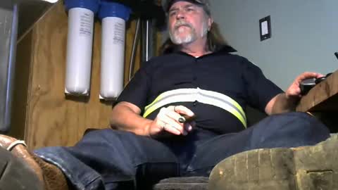 Snapshot of tennredneck chatting on 03/04/25, 02:06 Tennredneck online show from 03/04/25, 02:06