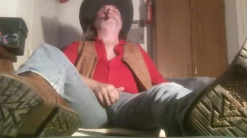 Snapshot of tennredneck chatting on 03/10/25, 03:56 Tennredneck online show from 03/10/25, 03:56