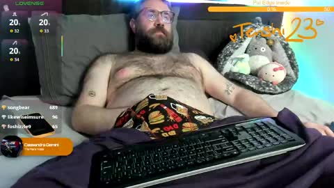 Snapshot of tenshi23 chatting on 04/12/26, 06:18 Matt online show from 04/12/26, 06:18