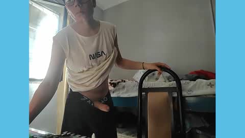 Snapshot of tenshi747 chatting on 02/13/25, 06:27 tenshi747 online show from 02/13/25, 06:27