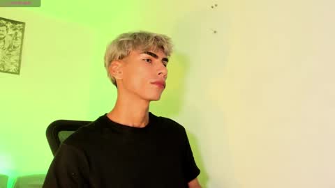 Teo online show from 09/11/25, 04:29