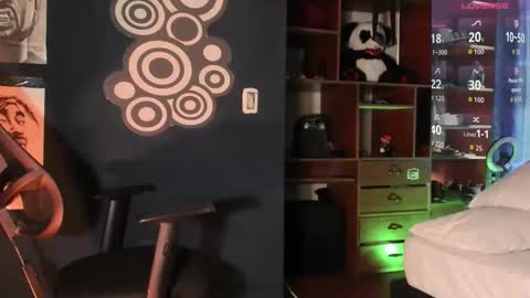 Snapshot of teo_369 chatting on 12/17/25, 08:48 Teo online show from 12/17/25, 08:48