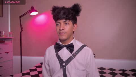 teo brown Independent model online show from 10/22/25, 07:13