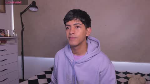 teo browny online show from 11/18/25, 12:42