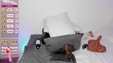 Snapshot of teoferrer chatting on 01/31/25, 02:15 Teo Ferrer online show from 01/31/25, 02:15