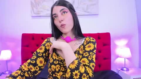 Snapshot of teresa_moon chatting on 12/04/24, 08:07  TERESA  Give me a good rating if you enjoy my show  online show from 12/04/24, 08:07