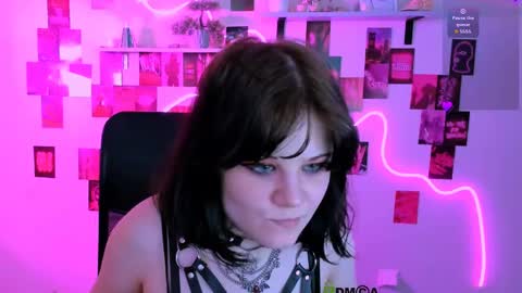 Snapshot of teresa_shy chatting on 04/25/26, 01:41 your love online show from 04/25/26, 01:41