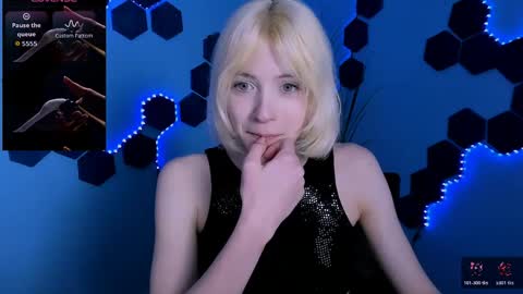 Snapshot of teresa_shy chatting on 04/29/26, 02:43 your love online show from 04/29/26, 02:43