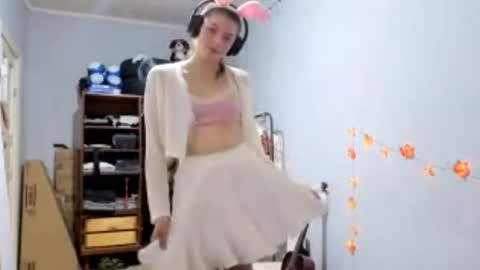 Anny Simpson online show from 10/13/25, 04:29