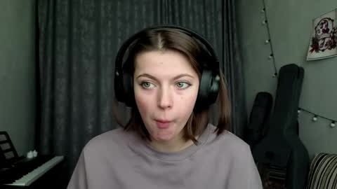 Anny Simpson online show from 02/05/26, 06:18