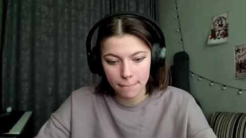 Anny Simpson online show from 02/11/26, 06:18