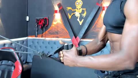 terranze_z online show from 10/30/25, 09:04