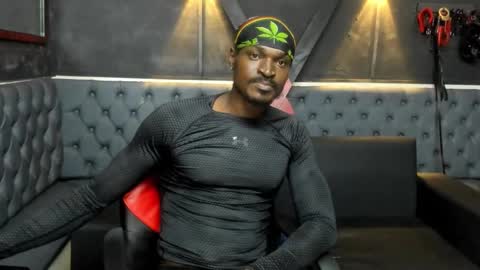 terranze_z online show from 02/18/26, 07:54