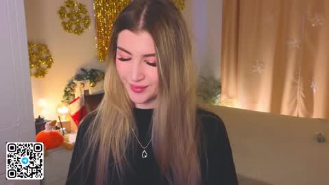 Snapshot of tesalune chatting on 12/29/24, 08:22 Tessa online show from 12/29/24, 08:22