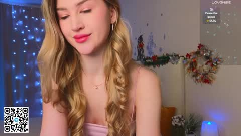 Snapshot of tesalune chatting on 01/10/25, 02:14 Tessa online show from 01/10/25, 02:14