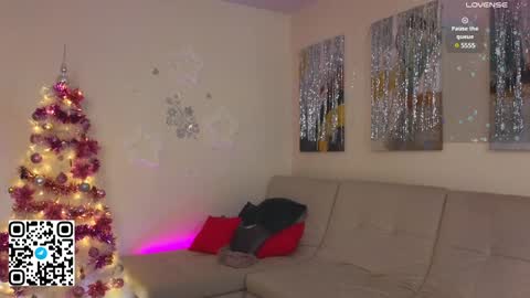 Snapshot of tesalune chatting on 01/12/25, 05:13 Tessa online show from 01/12/25, 05:13