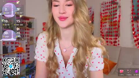 Snapshot of tesalune chatting on 02/18/25, 02:05 Tessa online show from 02/18/25, 02:05