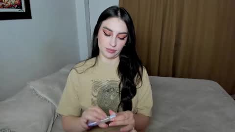 Snapshot of teseo_and_afrodita_ chatting on 02/20/25, 01:25 teseo_and_afrodita_ online show from 02/20/25, 01:25