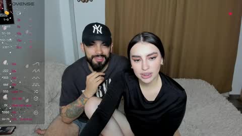 Snapshot of teseo_and_afrodita_ chatting on 02/28/25, 05:15 teseo_and_afrodita_ online show from 02/28/25, 05:15