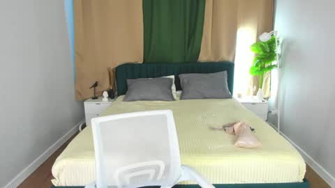 Tessa online show from 06/05/26, 12:55