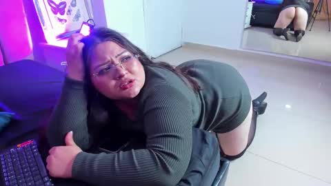 Snapshot of tessa_sinclaire chatting on 09/30/25, 09:31 TERESA online show from 09/30/25, 09:31