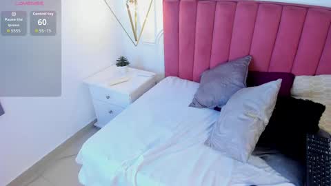 Snapshot of tessa_sinclaire chatting on 10/01/25, 09:32 TERESA online show from 10/01/25, 09:32