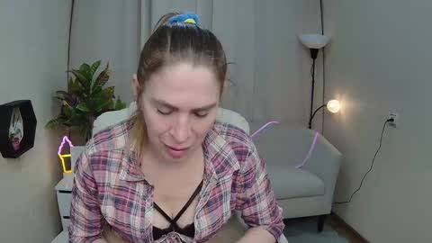 Snapshot of tessadaybreak chatting on 04/24/26, 07:22 tessadaybreak online show from 04/24/26, 07:22