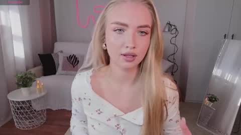 Snapshot of tessahamilton chatting on 03/14/26, 09:26 TessaHamilton online show from 03/14/26, 09:26