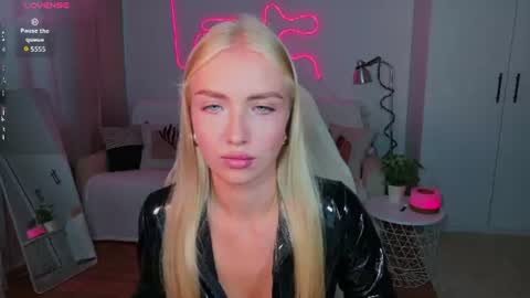 TessaHamilton online show from 08/07/26, 01:13