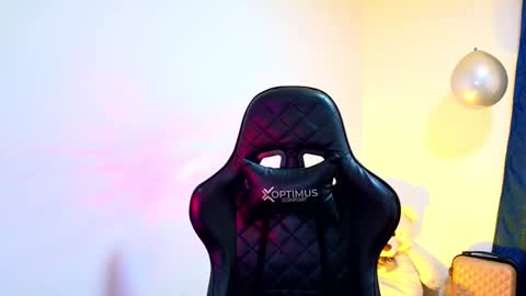 Tessy online show from 11/06/25, 03:13