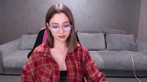 Tessa online show from 12/04/25, 10:13