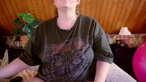 Tessa online show from 09/15/25, 02:50