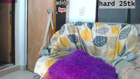 tessa y leo online show from 12/31/24, 04:16