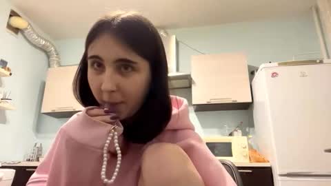 Snapshot of tesscanute chatting on 10/15/25, 08:20 Tess online show from 10/15/25, 08:20