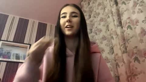 Snapshot of tesscanute chatting on 12/13/25, 08:14 Tess online show from 12/13/25, 08:14