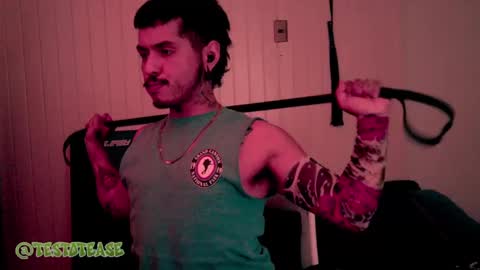 Snapshot of testotease chatting on 09/18/25, 09:28 Milo online show from 09/18/25, 09:28