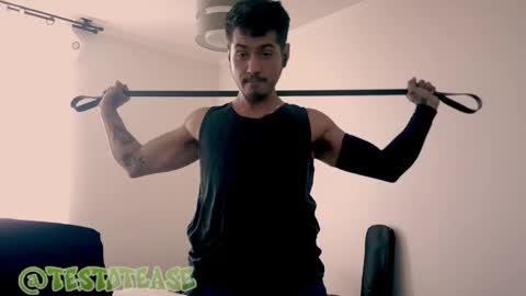 Snapshot of testotease chatting on 10/06/25, 01:08 Milo online show from 10/06/25, 01:08