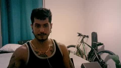 Snapshot of testotease chatting on 11/04/25, 03:49 Milo online show from 11/04/25, 03:49