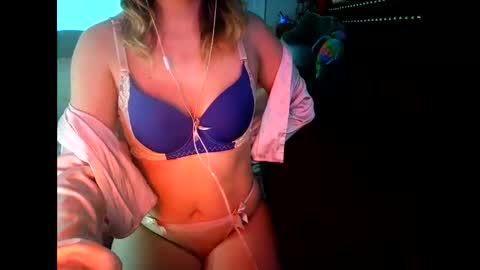 Snapshot of tetherbelle chatting on 02/24/26, 03:15 tetherbelle online show from 02/24/26, 03:15