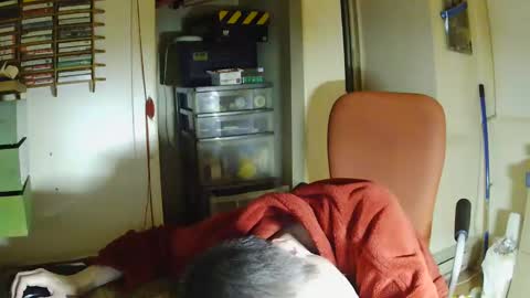 Snapshot of tetuo2 chatting on 03/10/25, 04:49 tetuo2 online show from 03/10/25, 04:49