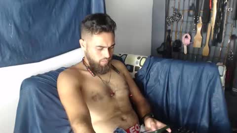 Snapshot of tevezbien chatting on 12/19/25, 05:47 Yeffrith online show from 12/19/25, 05:47